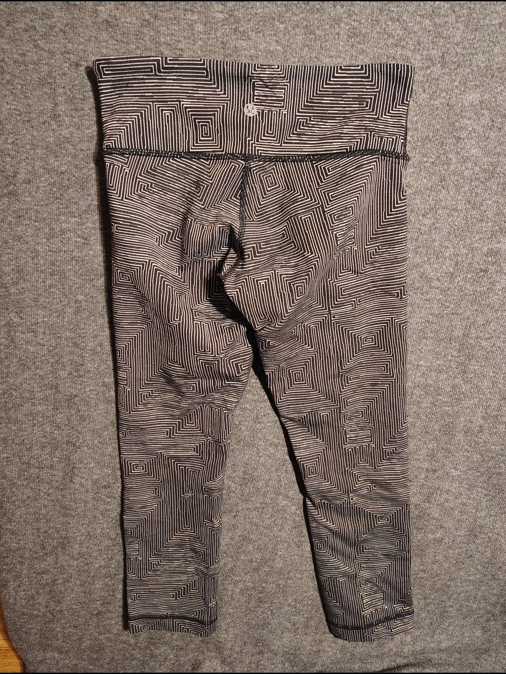 lululemon athletica Black and White Maze Print Capri Leggings